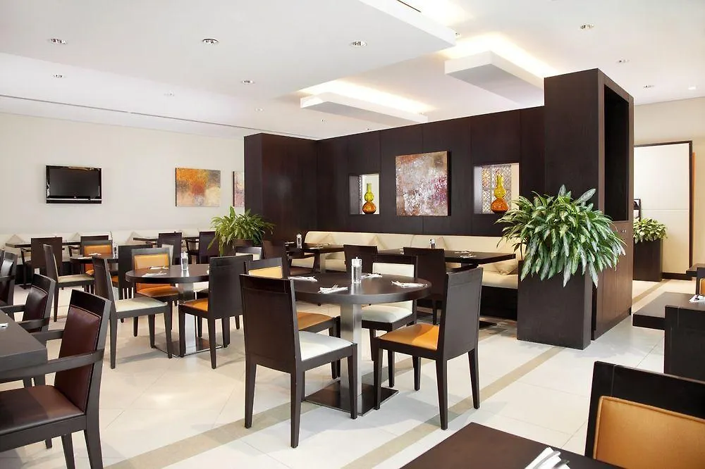 Holiday Inn Express Dubai Safa Park, An Ihg Hotel 3*,