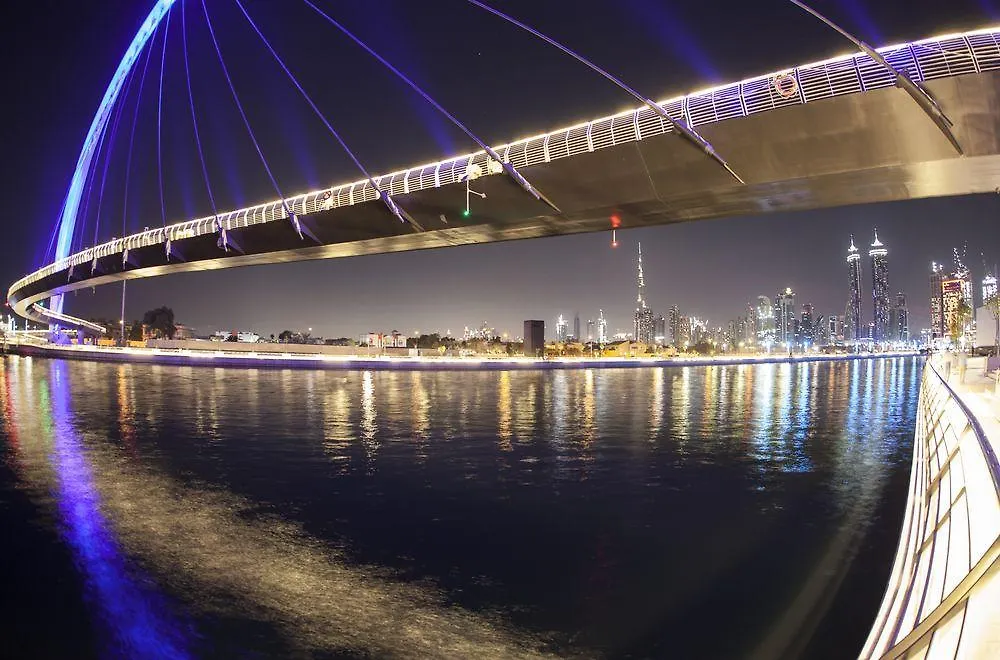 ***  Holiday Inn Express Dubai Safa Park, An Ihg Hotel 阿拉伯联合酋长国